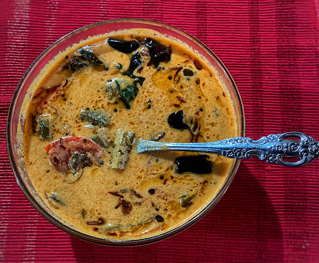 Vendakka Mappas/Okra in coconut gravy/bhindi in coconut gravy