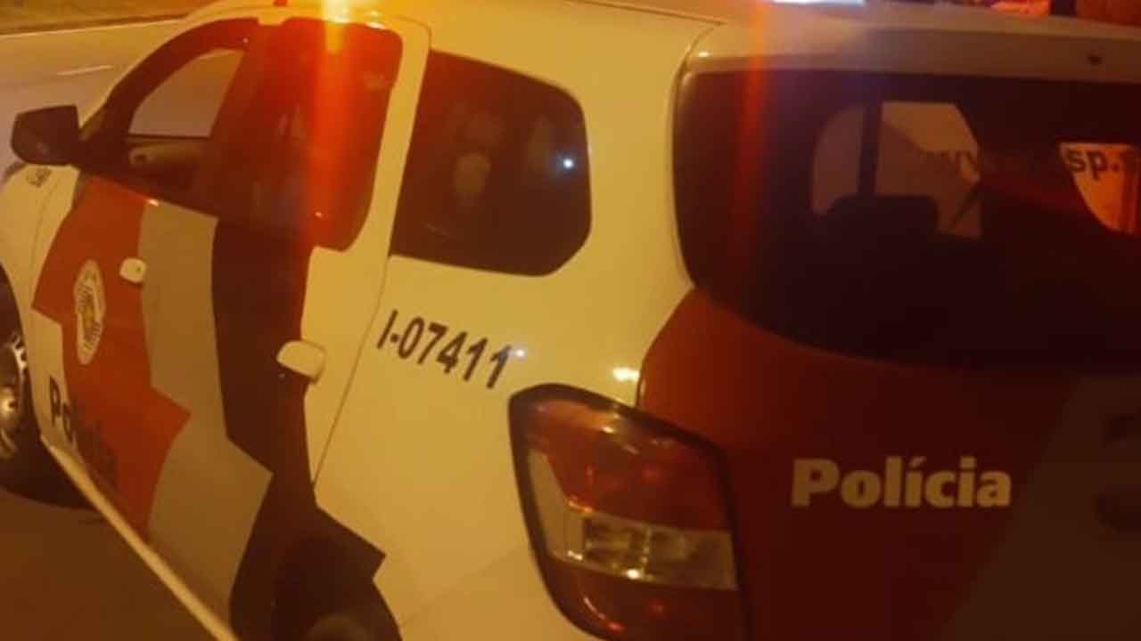 Suspeito de roubo causa acidente ao colidir com caminhão durante perseguição em Sorocaba