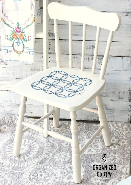 Upcycled Garage Sale Chair With Stenciled Wedding Ring Quilt Pattern #dixiebellepaint #weddingringpattern #weddingringquilt #stencil #upcycle #garagesalefind #furnitureupcycle