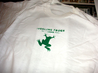 Juggling Frogs: making Gocco t-shirts imperfect registration