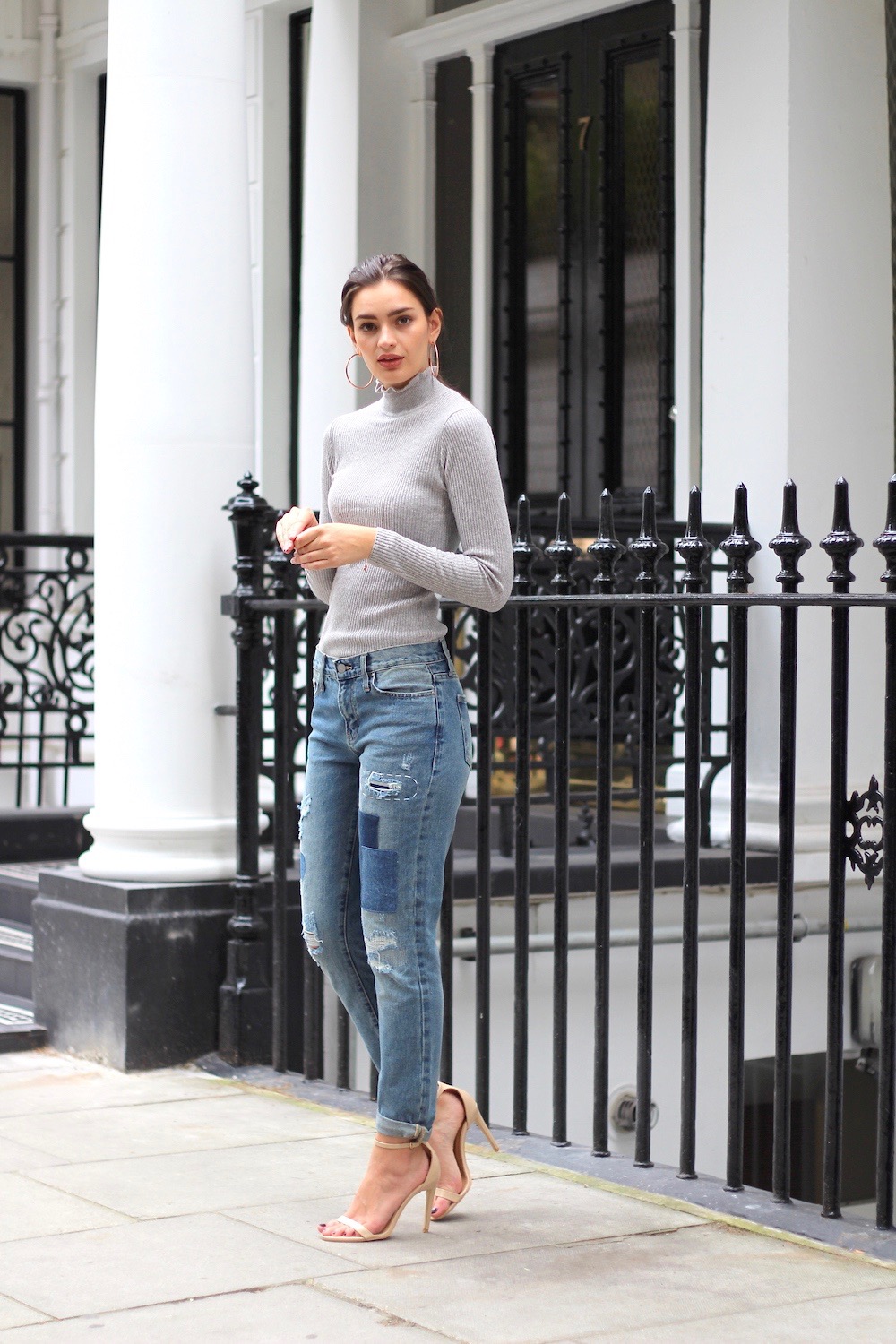 roll neck and denim jeans peexo autumn style