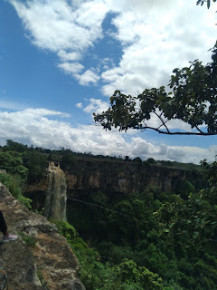 beautiful-falls-near-chitrakot-falls