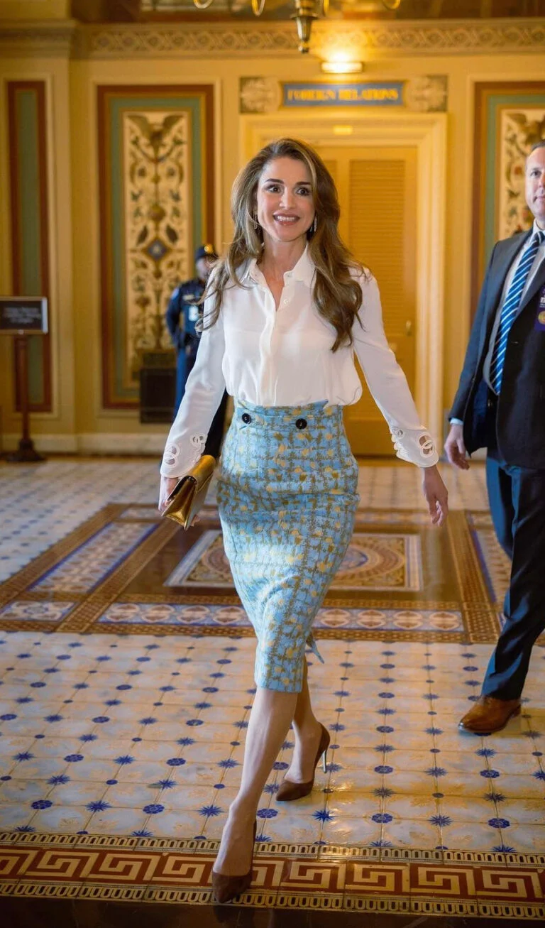 Queen Rania's looks... inspiring and elegant! Take inspiration from it Her Royal Highness Queen Rania Al Abdullah is one of the most elegant public figures in the world, always distinguished by her gorgeous looks that highlight her elegance and natural beauty.  Queen Rania uses a mixture of patterns and designs in her clothes, as she chooses her clothes carefully and with great taste, combining classic elegance with modern elegance.  Queen Rania uses many famous international designers for her looks, and uses luxurious fabrics such as silk, lace, and tulle to highlight her natural beauty.  Queen Rania also pays attention to the small details of her outfit, such as shoes, bags, and jewelry, which add to her beauty and elegance.  Queen Rania is distinguished by her bold and bright colors, which reflect her strong and energetic personality. The Queen of Jordan also uses calm and soft colors to highlight her femininity and natural beauty.  With her elegant and radiant looks, Queen Rania Al Abdullah remains a source of inspiration for many women in the world and reflects her beauty and elegance on every occasion.