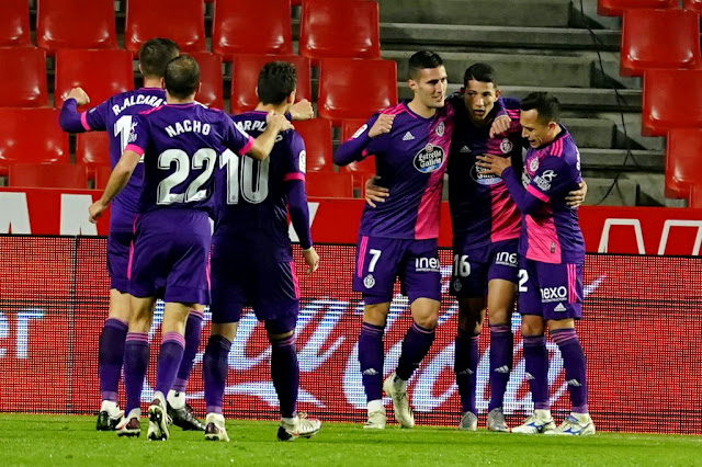 Rubén Alcaraz, Nacho, Óscar Plano festejan el gol de Marcos André, al que abrazan Sergi Guardiola y Orellana. GRANADA C. F. 1 REAL VALLADOLID C. F. 3. 22/11/2020. Campeonato de Liga de 1ª División, jornada 10. Granada, estadio Nuevo Los Cármenes.