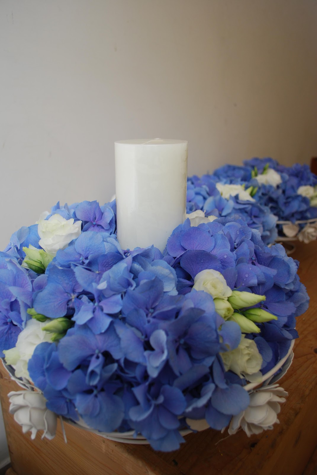 black and white wedding table