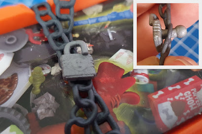 Hexbugs Junk Bots review Age 3+ padlock on dumpster showing ball joints