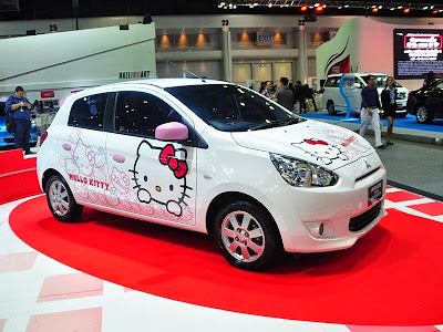 Modifikasi Mobil Mitsubishi Mirage Hello Kitty