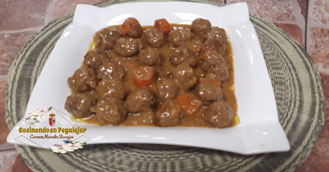 Albondigas en Pepitoria