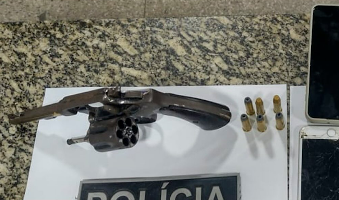  EM TIANGUÁ-CE: CINCO ADOLESCENTES DE 16 ANOS FORAM APREENDIDOS APÓS SEREM FLAGRADOS COM UMA ARMA DE FOGO