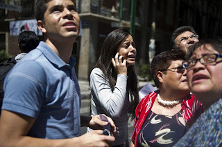 Strong earthquake shakes buildings in Mexico City