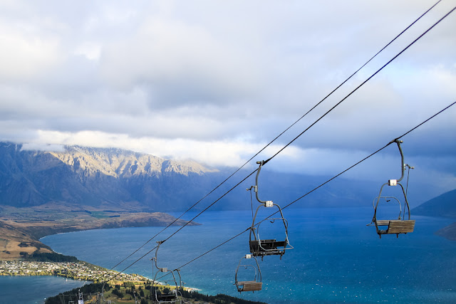 chair lift and mountains in Queenstown