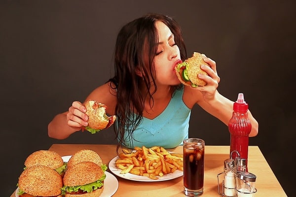 Chế độ ăn uống không khoa học là nguyên nhân gây ung thư dạ dày