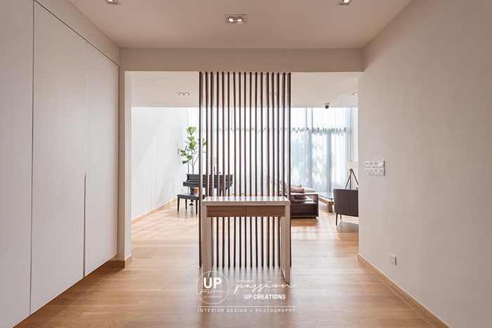 ss1 bungalow foyer with adjustable wood strips divider, cleancut and sleek shoes cabinet in white color