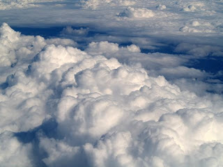 Foto de nubes espesas o esponjosas