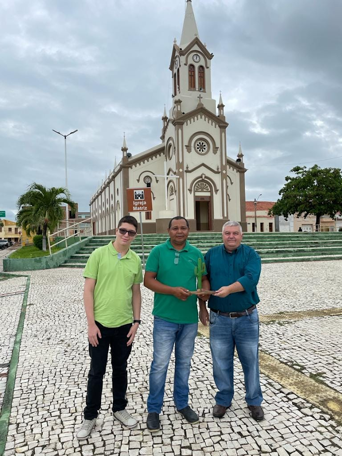 Homenagem: Diretor Da Tv Quixabeira Do Assaré Cícero Ferreira, Recebe Troféu Protetor Do Bioma Caatinga.