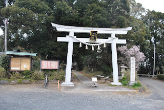 本米崎三嶋神社と桜