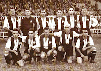 C. D ALCOYANO. Temporada 1945-46. Pitarch, Quiles, Gil, Cano, Bolinches, Botana. Vidal, Mendi, Quisco, Costa y Pérez. C. F. BARCELONA 2 C. D. ALCOYANO 0. 07/10/1945. Campeonato de Liga de 1ª División, jornada 3. Barcelona, Campo de Las Corts. GOLES: 1-0: 11’, César. 2-0: 53’, Bravo.