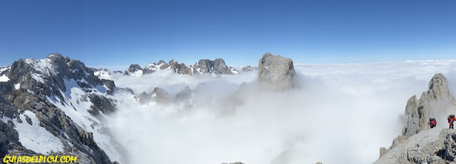 Guias de alta montaña de Picos de Europa Fernando Calvo Gonzalez UIAGM  escaladas y alpinismo en picos de europa #zamberlan #rab #lowealpine #campcassin 