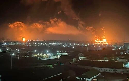 Large fires at the Transneft Bryansk-Druzhba facility in Bryansk, about 70 miles from the Ukrainian border, believed have resulted from a Ukrainian cross-border operation, via The Telegraph.