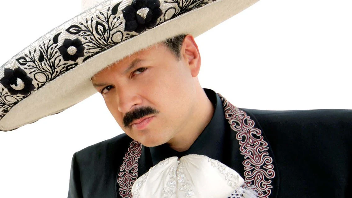 Pepe Aguilar Cantante con sombrero de Charro