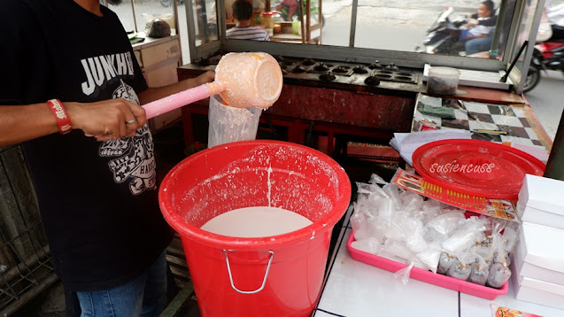 Kuliner Legendaris Bandung: Surabi Cihapit Sejak Tahun 1982, sejarah surabi cihapit, harga dan menu surabi cihapit