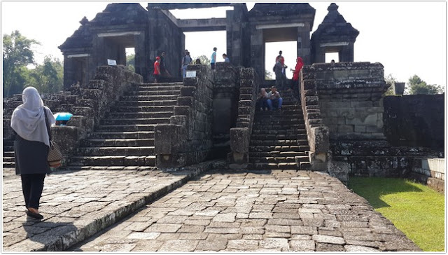 10 Top Destinasi Wisata Sleman;Candi Ratu Boko