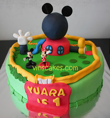 Mickey Mouse Birthday Cake on Mickey Mouse Club House For Yuara S 1st B Day