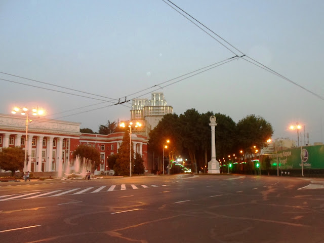 Площадь Исмоила Сомони, Душанбе, Таджикистан