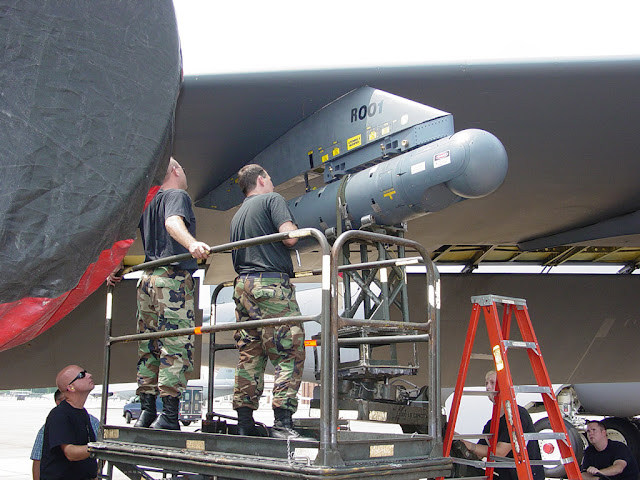 AN/AAQ-28(V) LITENING POD