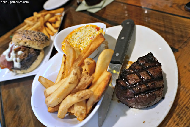 Almuerzo en la Taberna Tuckaway Tavern en New Hampshire