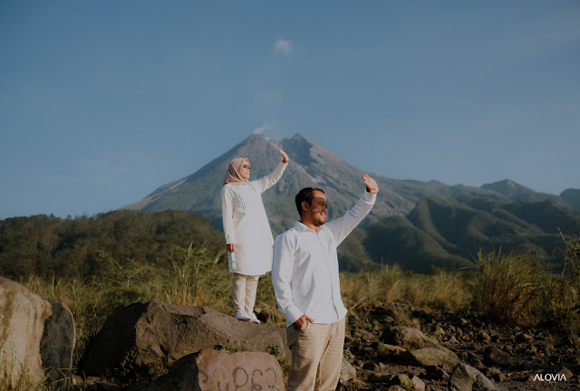 Contoh Foto Prewedding Merapi, Foto Prewed Jogja, Prewedding Jogja, Prewed Merapi, Prewedding Merapi, Cara Prewed di merapi, tips prewedding merapi, biaya prewed di merapi, foto prewedding merapi murah, aloviaphoto, alovia photography, fotografer merapi