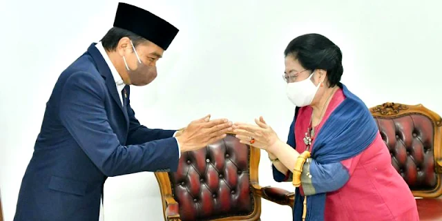 Jokowi Jangan Sandiwara, Kalau Setia dengan PDIP Seharusnya Sudah Copot LBP