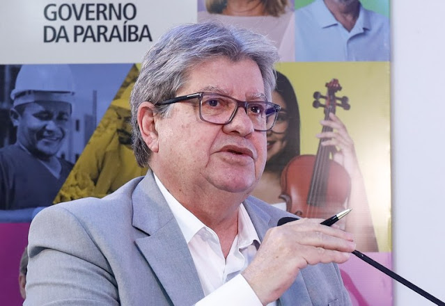 João Azevêdo anuncia pagamento das folhas de novembro e dezembro, 2ª parcela do 13º e abono natalino