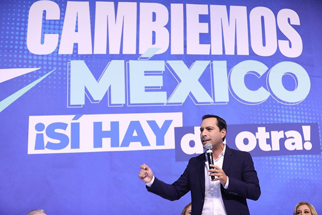 Vila en campaña en la CDMX en busca de la candidatura presidencial