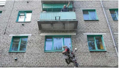 Πώς να παρκάρεις την μοτοσυκλέτα σου στο μπαλκόνι του σπιτιού σου!! 