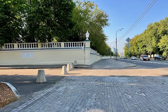 улица Косыгина, территория государственных особняков