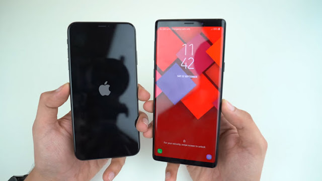 رسمياَ اَيفون iPhone Xs Max يحقق لقب أفضل شاشة في العالم ضد Galaxy Note