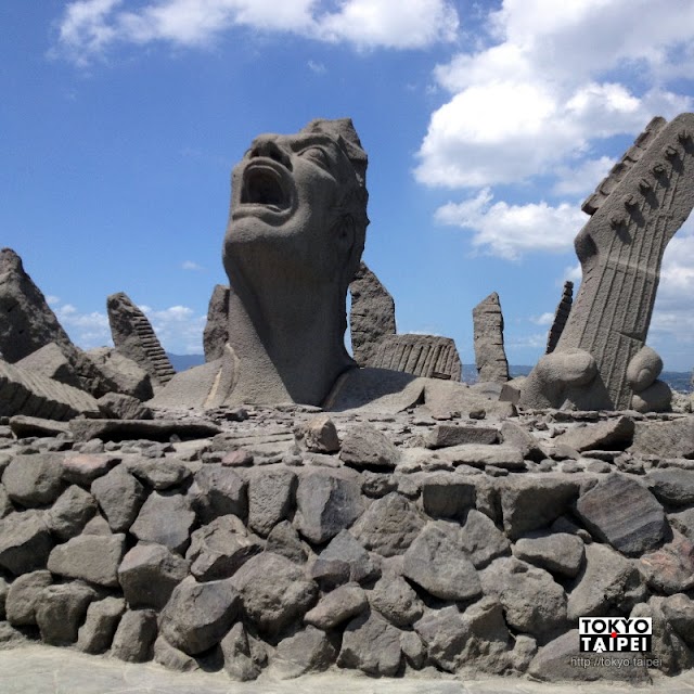 【赤水展望廣場】用火山熔岩塑成的搖滾塑像　紀念櫻島那場通宵演唱會