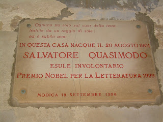 http://traccestoriche.blogspot.com/2008/10/salvatore-quasimodo-una-visione-della.html