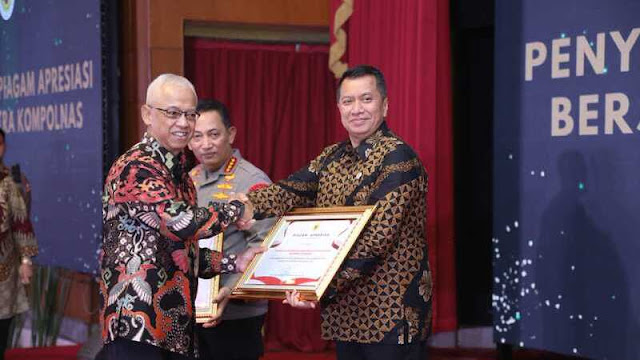 Kementerian PANRB Terima Penghargaan Mitra Kompolnas