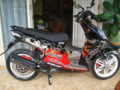 Modifikasi Motor Beat Hitam yang Bukan Injeksi  Oto Trendz
