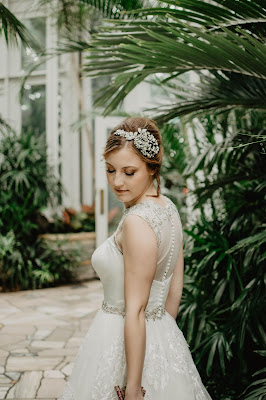 Vestido de novia con botones