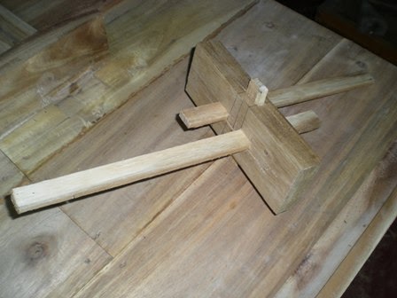 Perabot Kayu  Sederhana Simply Wood Furniture Perusut 
