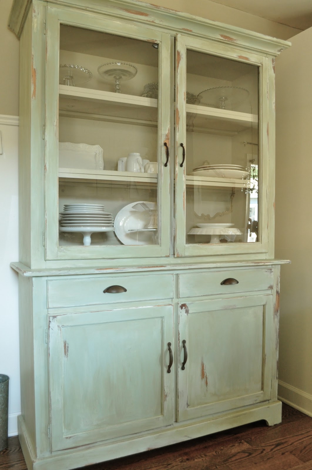 how to make a new piece of furniture look old with paint