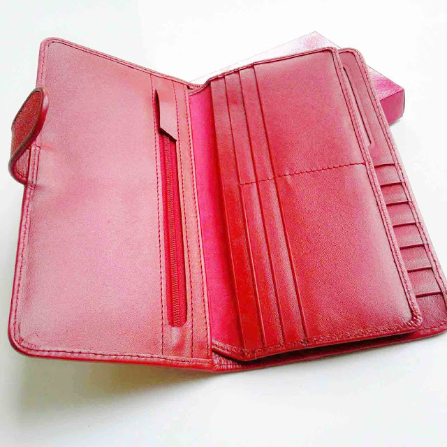 http://paridjogja.com/dompet-wanita/dompet-wanita-kulit-pari-dompet-wanita-kulit-pari-duri-horizontal-merah-cerah.html