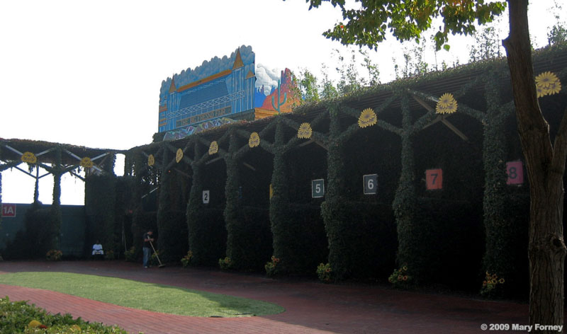 Saddling paddock, Big Fresno Fair