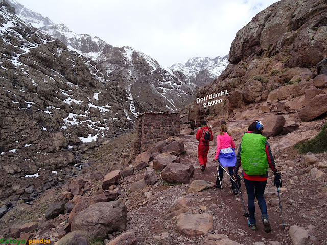 Continuamos camino hacia el refugio de Toubkal