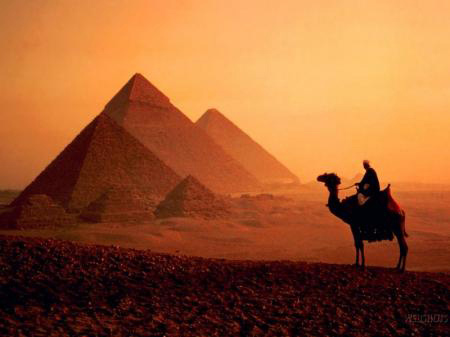 WHO BUILT THE EGYPTIAN PYRAMIDS? During the last three decades, 