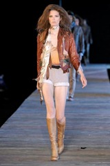 popup-desfile-diesel-nyspring2011rtw-125