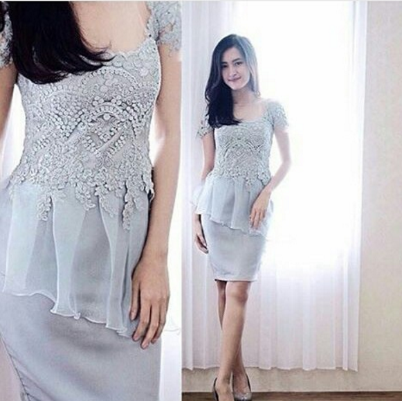 8+ Model Kebaya Modern Lengan Pendek Sabrina Modis dan 